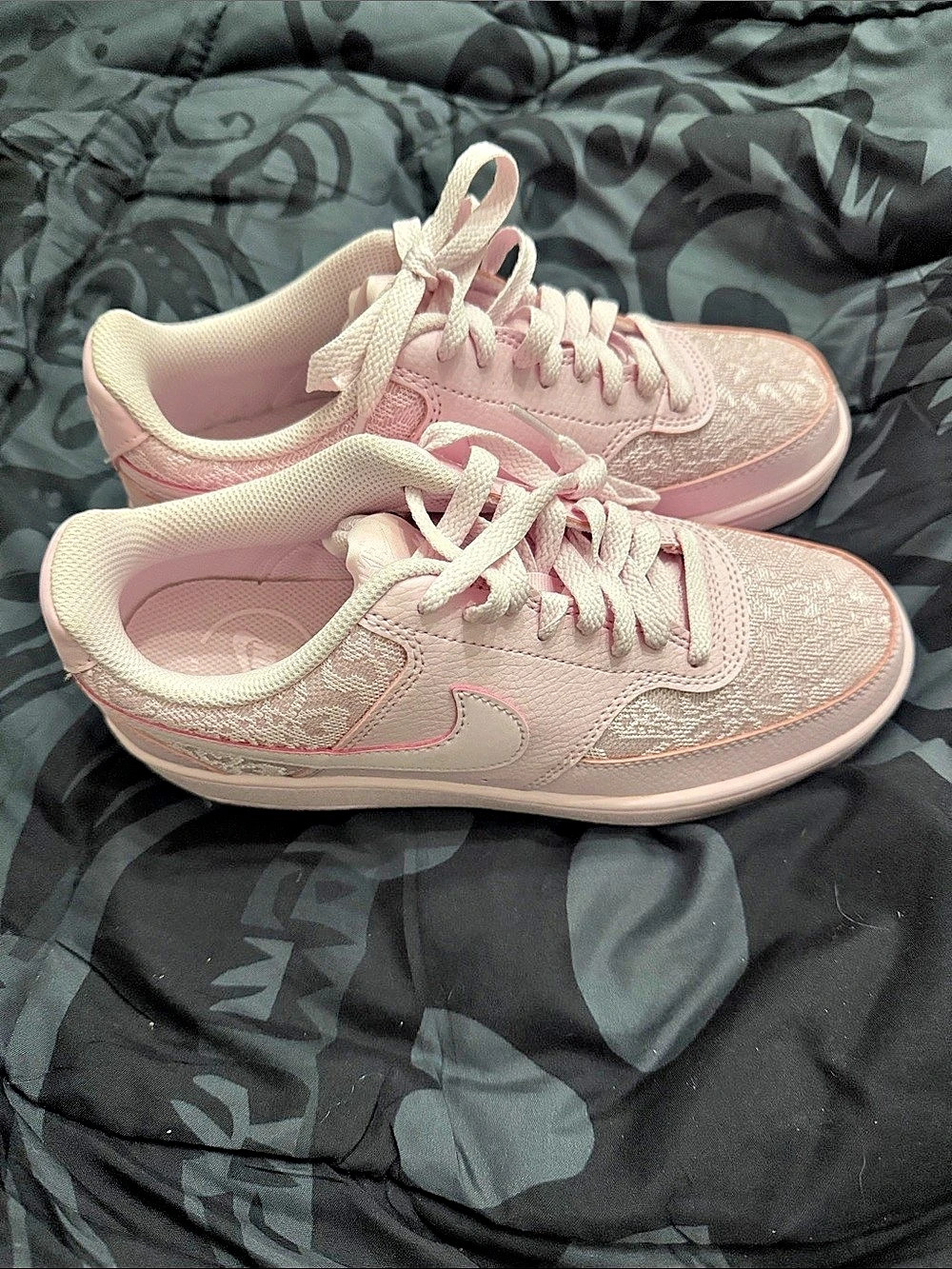 BN Nike Low Pink Lace Sneakers US 7.5